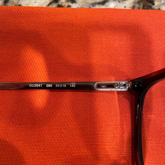 Guess prescription glasses. - Picture 6 of 8